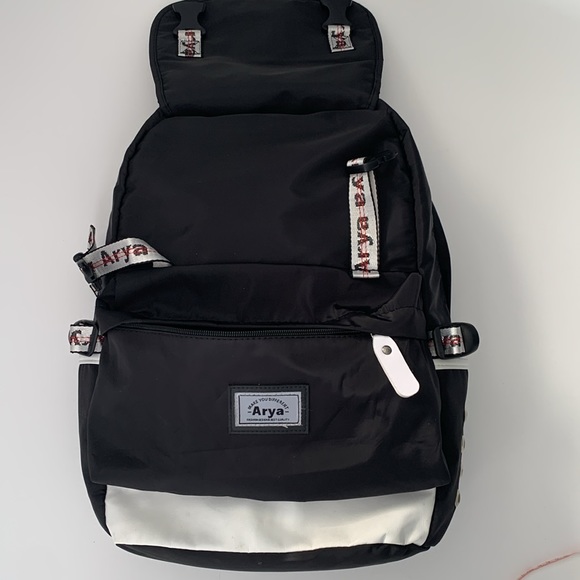 GIRLS BLACK BACKPACK BY ARYA - Picture 5 of 11